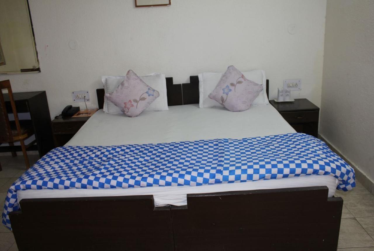 Club Platinum Resort Bahadurgarh Экстерьер фото