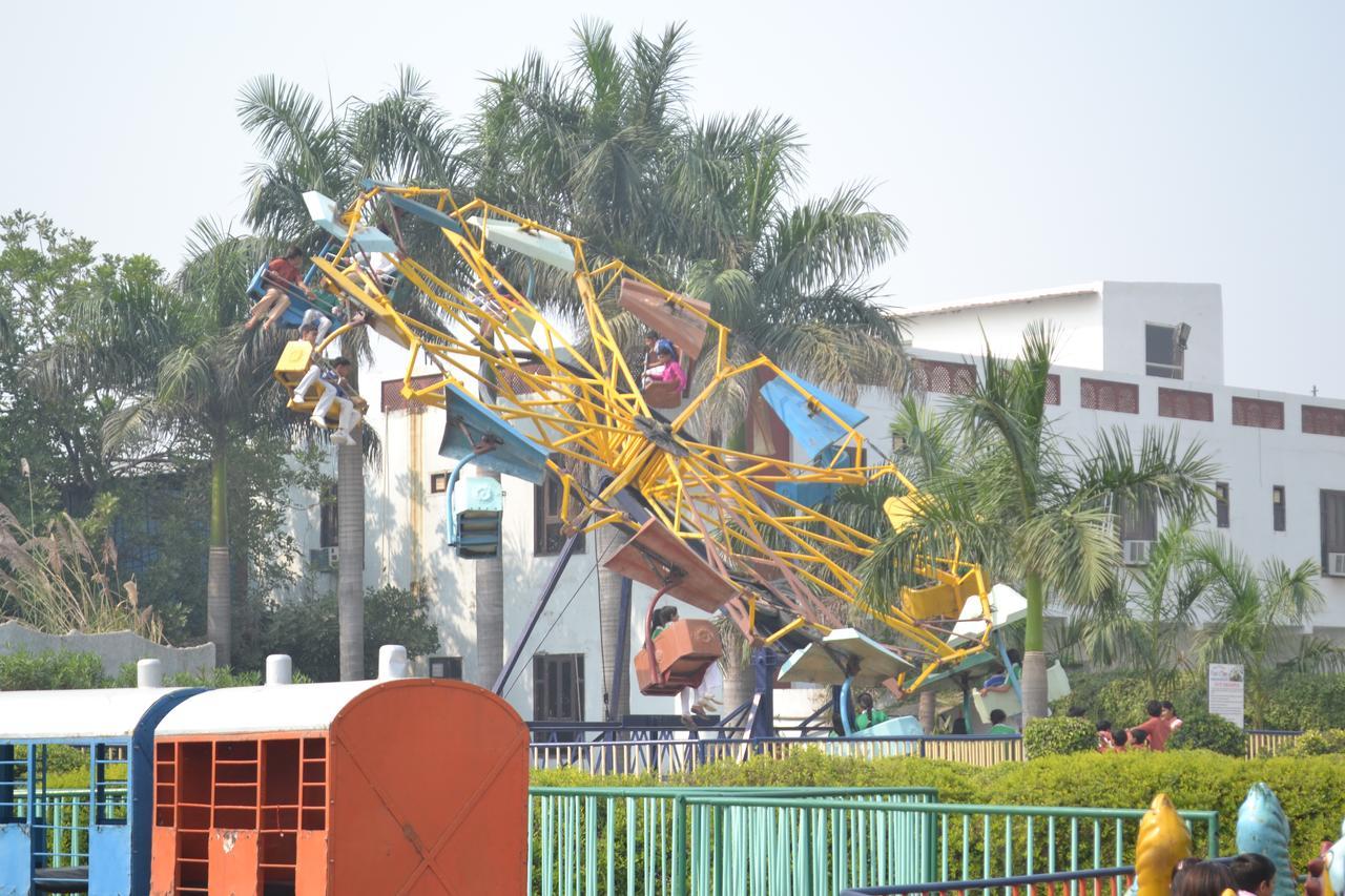 Club Platinum Resort Bahadurgarh Экстерьер фото