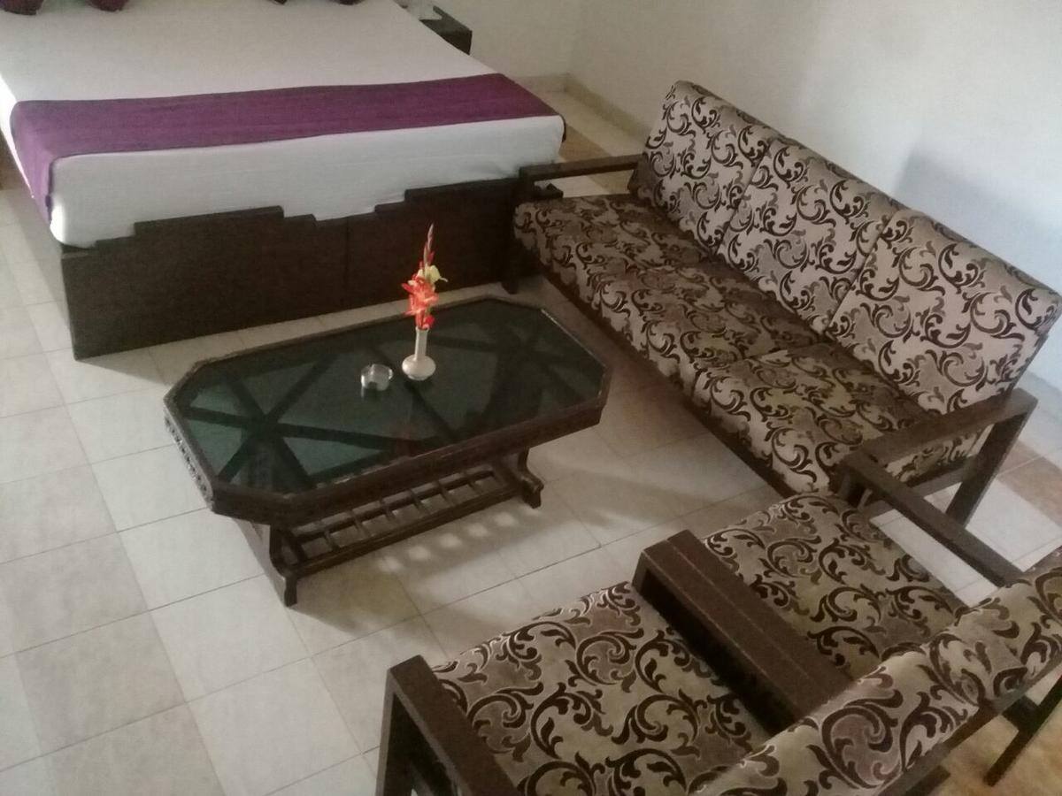Club Platinum Resort Bahadurgarh Экстерьер фото